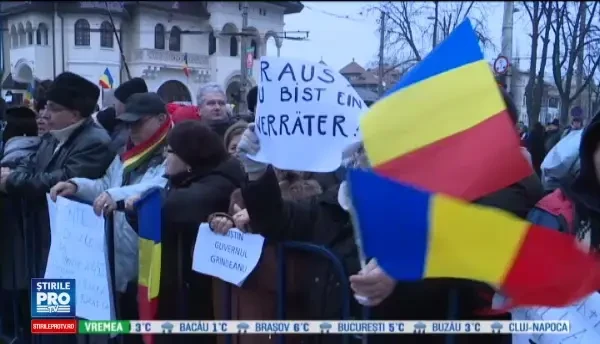 A doua zi de proteste la Cotroceni. 2.500 de oameni au cerut demisia presedintelui si a sefei DNA: Sa ne respecte votul