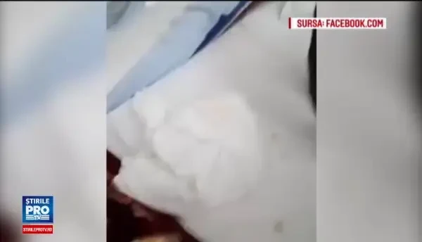 Batran din Ploiesti, gasit de rude in stare mai grava decat atunci cand a fost internat in spital. Zici ca s-au taiat porci