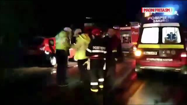 Accident grav in judetul Satu Mare. Un sofer a scapat cu viata dupa ce TIR-ul pe care-l conducea a fost izbit de un tren
