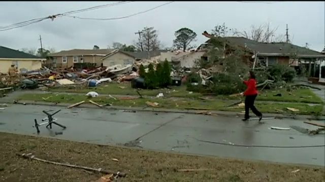 Patru tornade au lovit intr-o zi statul Louisiana, iar guvernatorul a declarat stare de urgenta. Inundatii in California