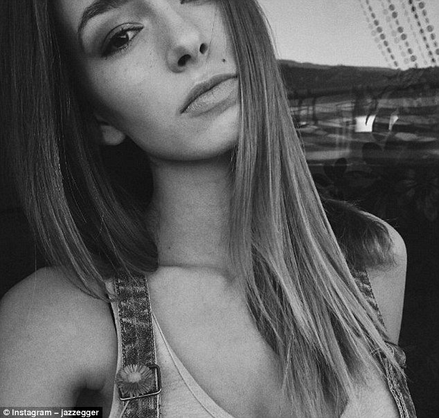 Aceasta este cea mai populara femeie de pe Tinder! Este incredibil cati barbati au incercat sa o cucereasca
