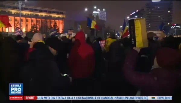 Protest in Piata Victoriei pentru a opta zi: Ati obosit deja? Ghinion! Noi, nu! Manifestatii similare, in toata tara