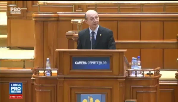 Cascadorii rasului in Parlament, cu trioul Basescu-Dragnea-Tariceanu. Schimb de replici haioase, la motiunea de cenzura
