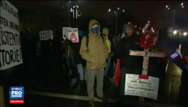 Desfasurarea evenimentelor de marti seara de la protestele din Piata Victoriei, dar si din marile orase ale tarii