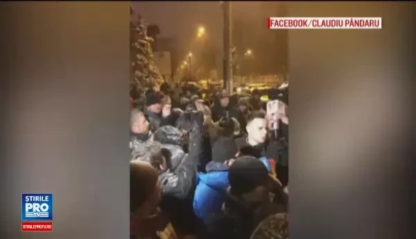 Suntem romani, dar nu suntem ai tai! Cum a fost intampinat Klaus Iohannis de oamenii care au protestat ieri, la Cotroceni