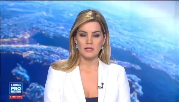 Un barbat care lucra la un ponton pe raul Mures a cazut in apa inghetata. Coleg: Am sarit dupa el si l-am scos la mal