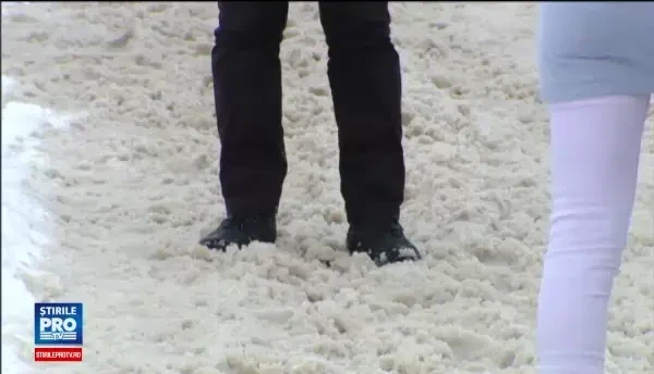 Situatie tragicomica dupa ninsorile care au lovit Capitala. Angajatii care trebuiau sa intervina au ramas si ei inzapeziti