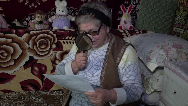 Bolnava de diabet si aproape oarba, o femeie din Mures risca sa ramana pe drumuri. Copiii, plecati in strainatate, au uitat-o