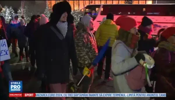 Ziua a 10-a de proteste. 5000 de oameni au iesit in Piata Victoriei: Aia a fost o demisie? Aia a fost o jignire!