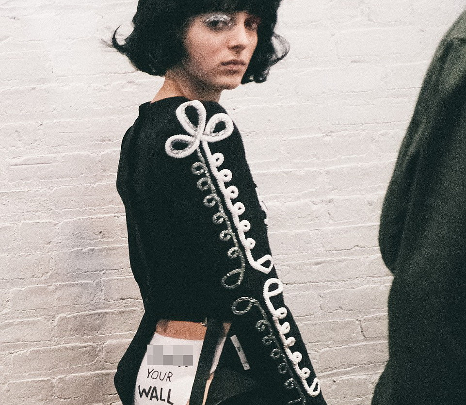 Designerii au protestat impotriva lui Trump la Saptamana Modei de la New York. Cum au defilate fotomodelele. FOTO