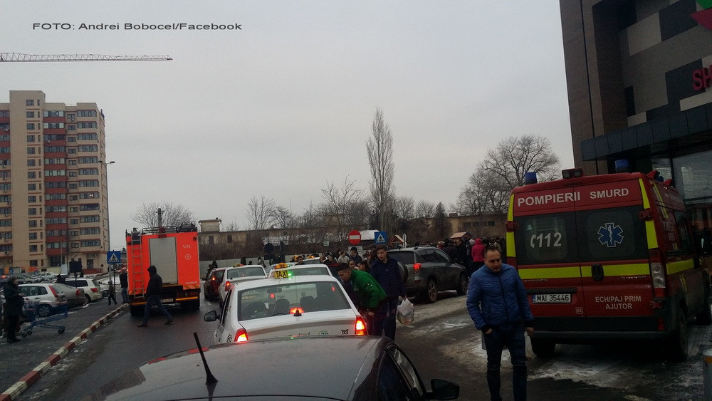 Alerta falsa cu bomba in mall-ul din Galati. Politia nu l-a gasit inca pe autorul farsei care a speriat sute de oameni
