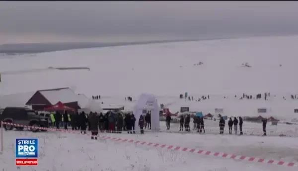 Peste 100 de oameni au pescuit la copca langa Iasi pentru o cauza umanitara. Unul singur a prins insa un peste