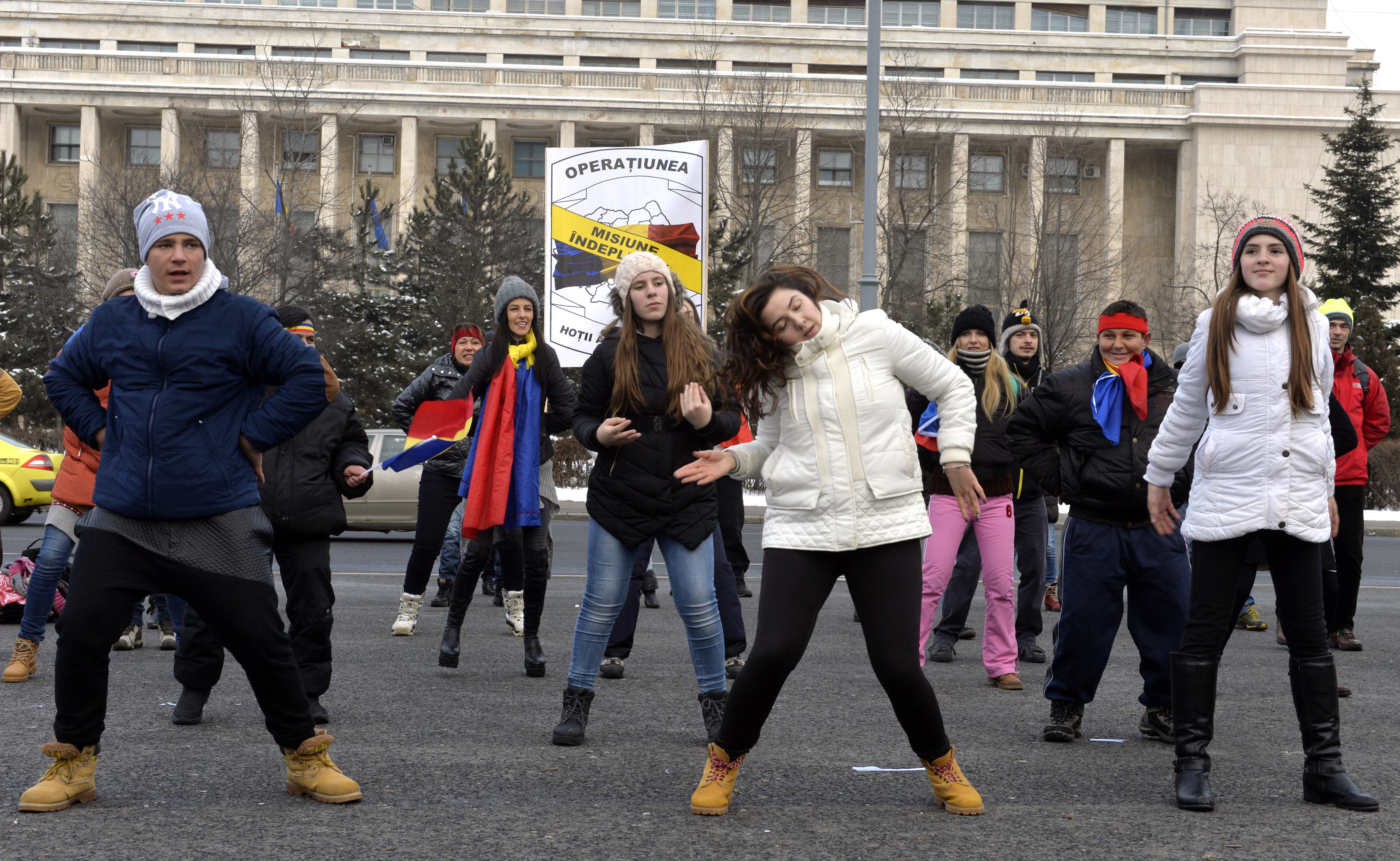 Piata Victoriei ziua 13 - Agerpres