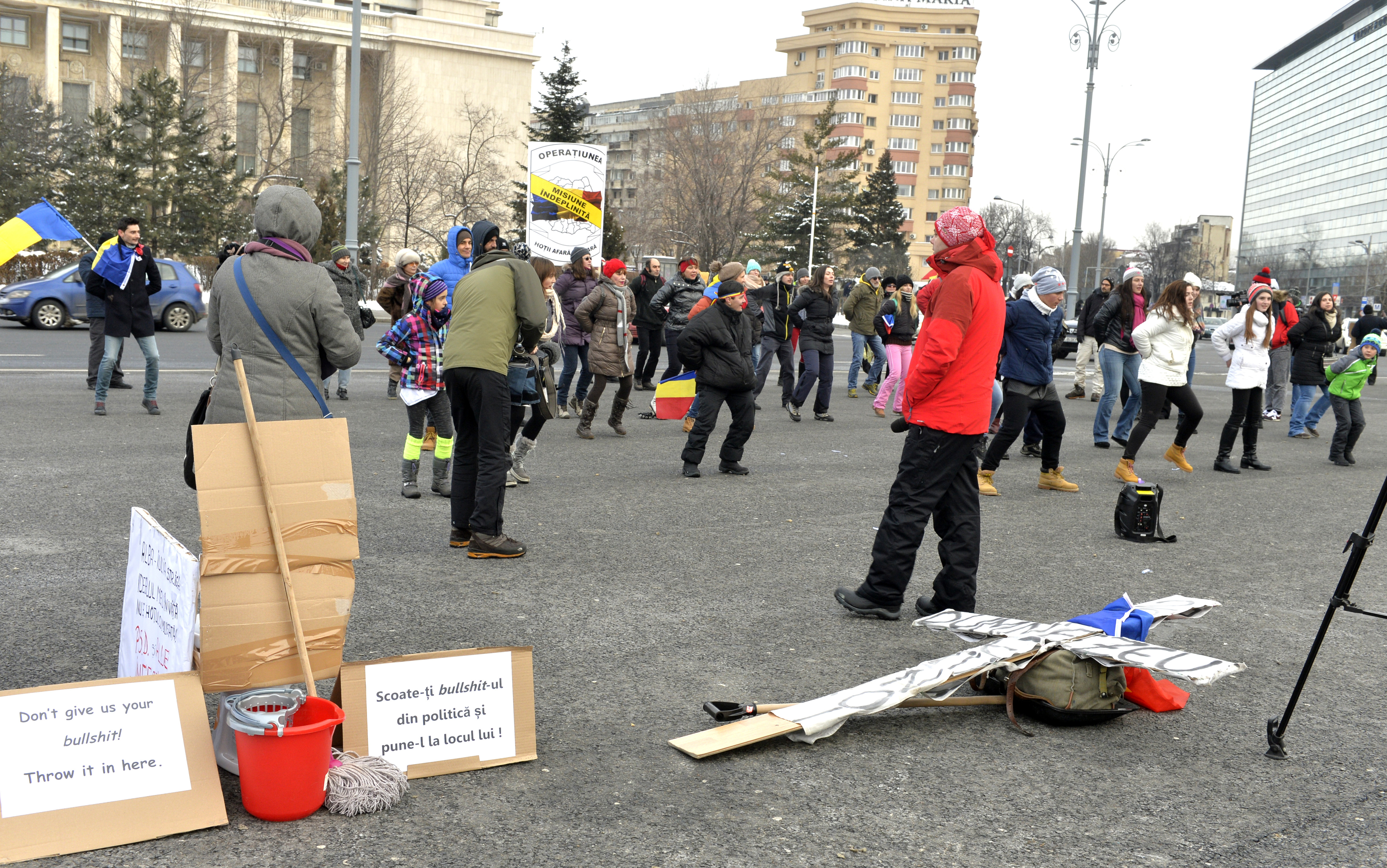 Piata Victoriei ziua 13 - Agerpres