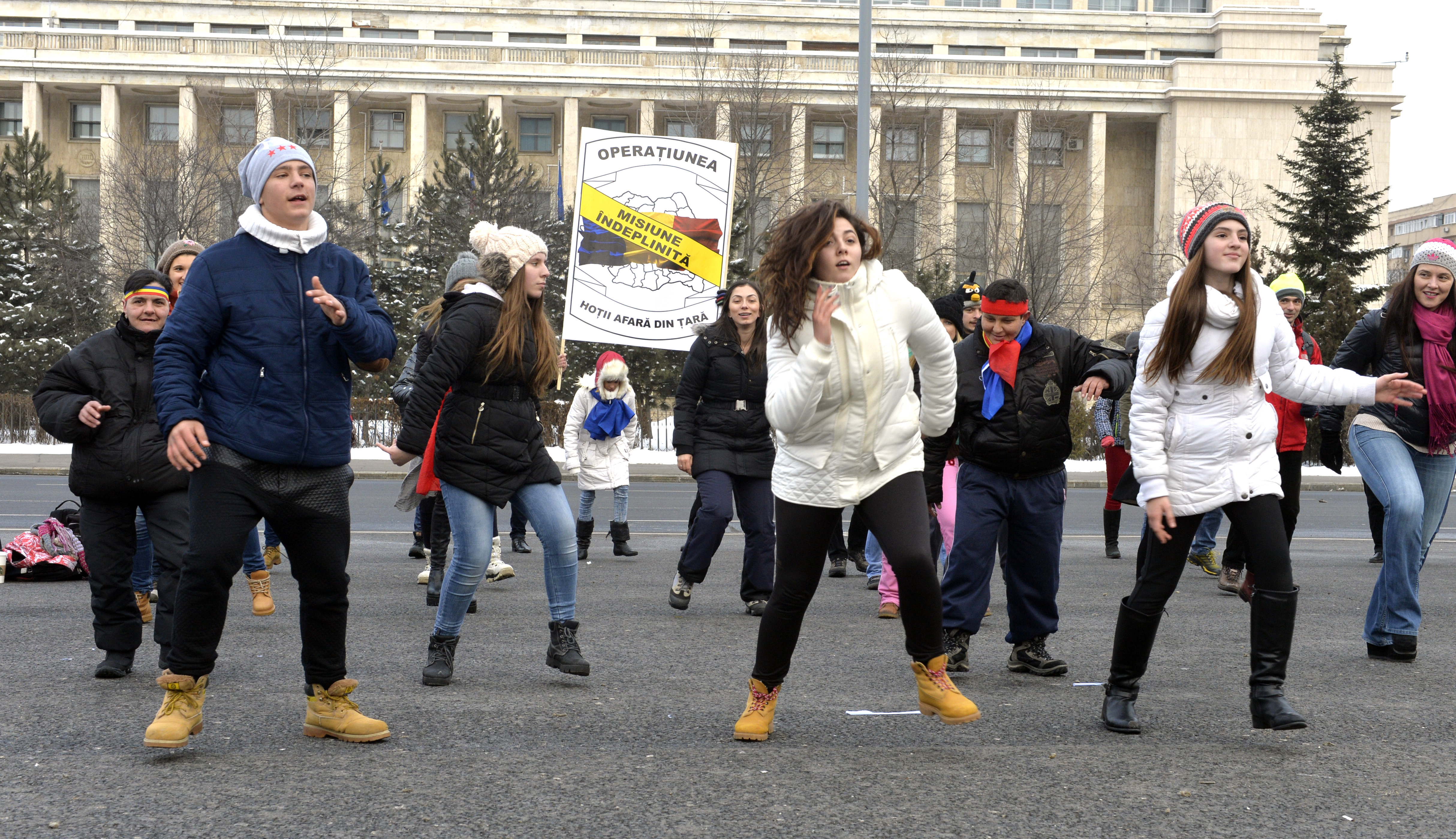 Piata Victoriei ziua 13 - Agerpres