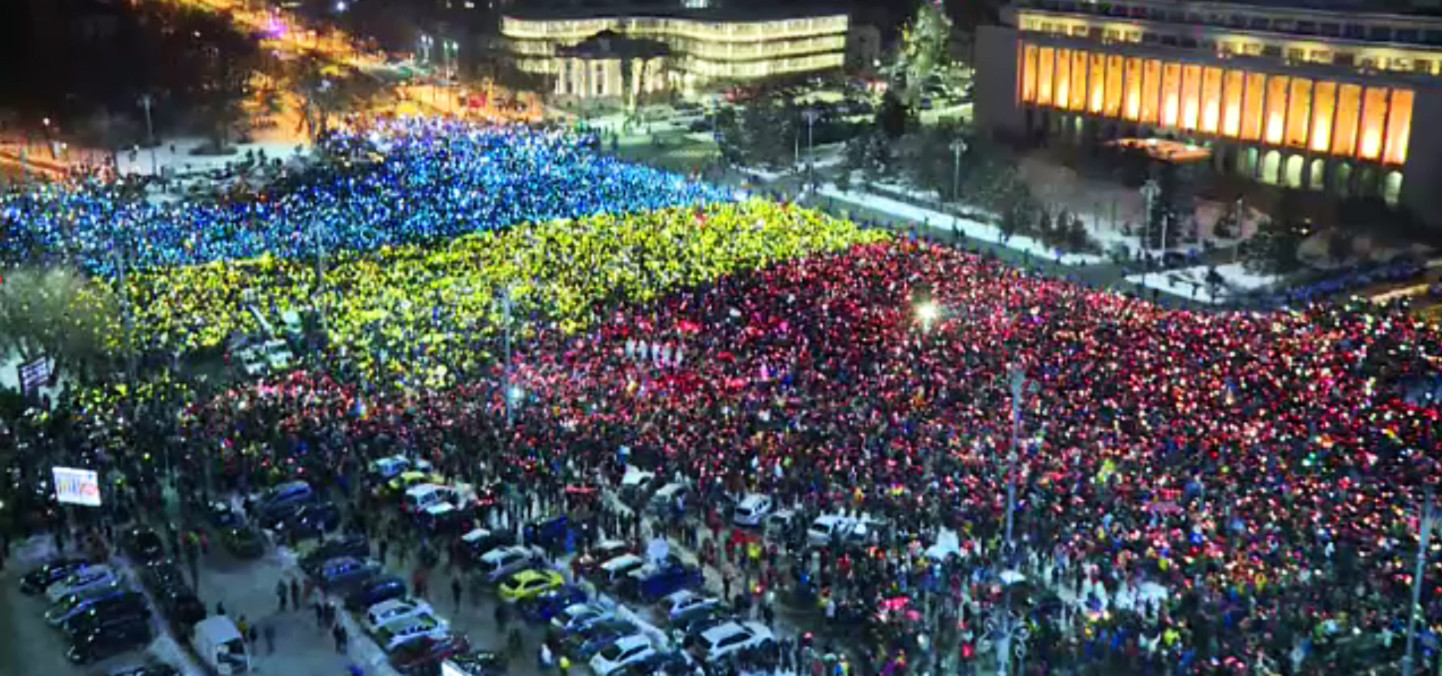 proteste piata victoriei ziua 13 Tricolor uman