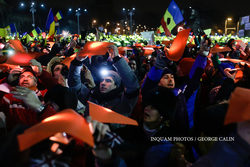 proteste piata victoriei ziua 13 Tricolor uman