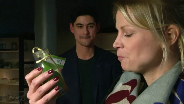 Ideea de afaceri cu care doi tineri din Danemarca vor sa dea lovitura. Sucul de greieri cu care i-au cucerit pe gastronomi