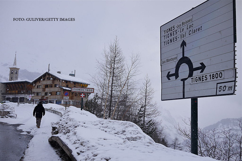 Tragedie pe o partie de schi neamenajata din Franta. Cel putin 4 oameni au fost ucisi intr-o avalansa
