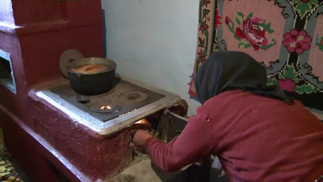 Romania ingheata. Jumatate de tara este sub cod galben de ger, iar multi oameni risca sa ramana fara proviziile de lemne