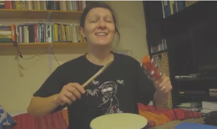 Melodia dedicata politicienilor corupti care a devenit virala in ultimele zile. "Cu zabrelele la geam nicio grija n-am" VIDEO