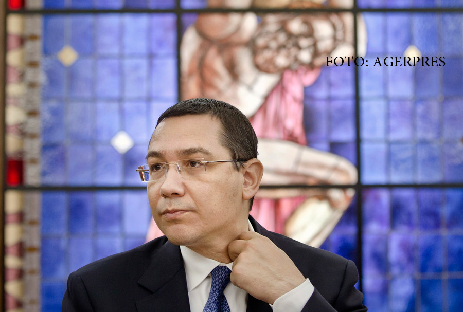 Victor Ponta, discurs ironic în Parlament: ”Vă urez succes exact cum vă urează Liviu Dragnea”