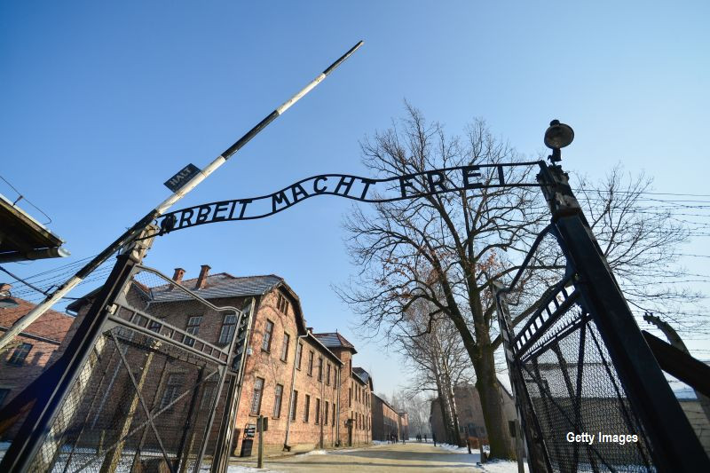 Turiști condamnați la închisoare, după ce au furat cărămizi de la Auschwitz