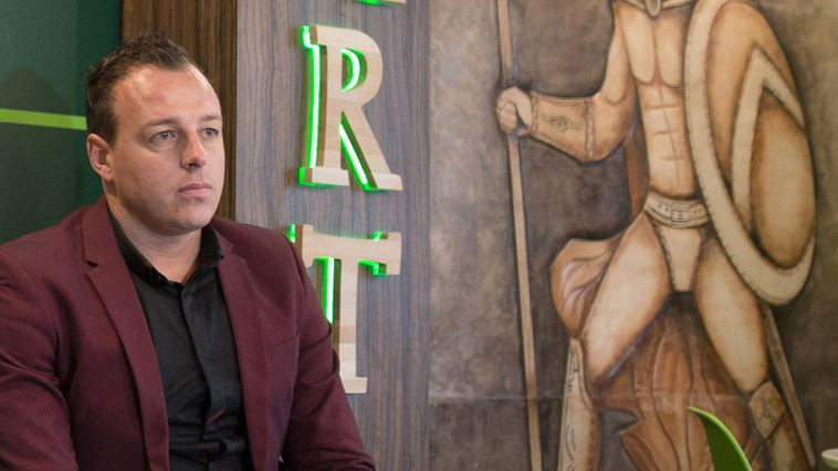 A fost antrenat de Gica Hagi in Liga 1, acum a reusit sa deschida cel mai mare restaurant stradal! Cine este omul din spatele succesului Spartan