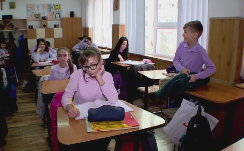 Lipsa parintilor ii imbolnaveste pe copii, spun specialistii. Efectele dezastruoase asupra celor mici