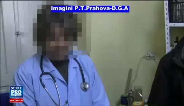 Un medic de la o policlinica din Sinaia a fost retinut pentru 24 de ore, banuit ca lua mita de la pacienti