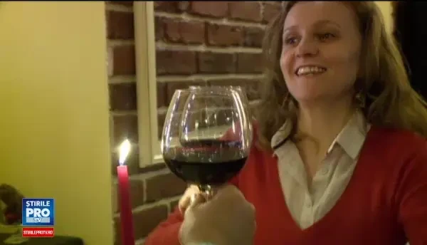 Flori, dulciuri, cine romantice si sedinte la SPA. Cum au petrecut tinerii si varstnicii de Ziua Indragostitilor