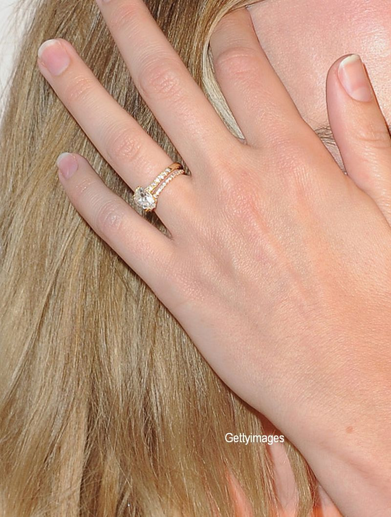 Românul descoperit că avea 3 soții. Prima nevastă l-a dat de gol