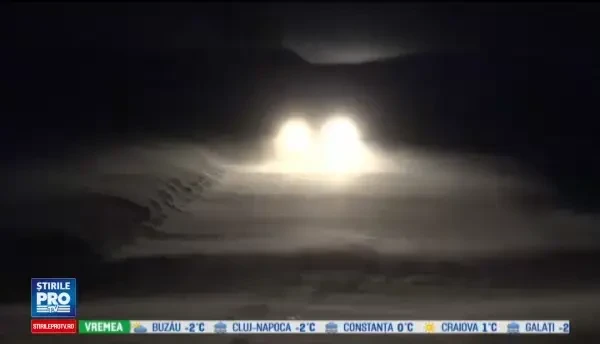 Cinci persoane au ramas blocate intr-o masina, in Botosani, din cauza viscolului. A fost cod galben de vant si in Iasi