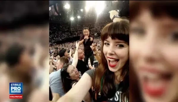 O tanara din Australia se lauda ca a reusit cel mai bun selfie din lume. Vedeta care apare in fotografie