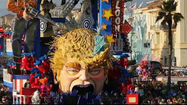 600.000 de turisti, asteptati la carnavalul din orasul italian Viareggio. Cum a fost ironizat Trump printr-un car alegoric
