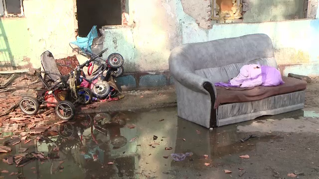 O cladire din Timisoara, fosta unitate militara, a fost cuprinsa de flacari. Pe cine dau vina autoritatile