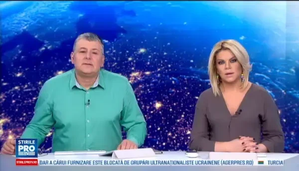 Michael Kors propune o sexualitate mascata la saptamana modei de la New York. Replica vestimentara a Victoriei Beckham