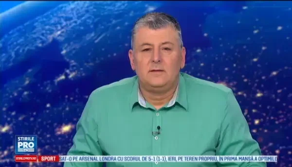 Un stilist din Lituania a creat o opera demna de Cartea Recordurilor. Cum arata coafura cu flori si 3 kg de capsuni