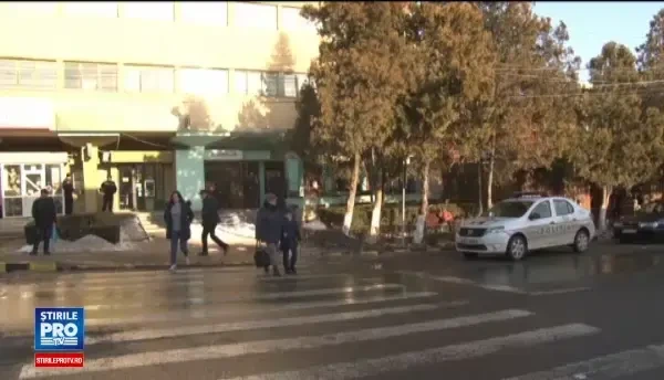 Barbatul care si-a incendiat sotia de fata cu cei doi copii, dat in urmarire in toata tara. In ce stare se afla femeia