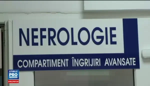 Un student de 21 de ani din Iasi, cu insuficienta renala, a primit a doua viata chiar de la mama lui. Operatia, un succes