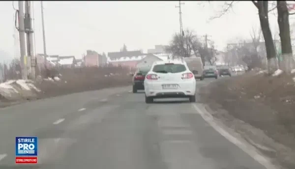 Drumurile nationale arata ca dupa bombardament dupa ce au disparut nametii. Soseaua unde soferii trebuie sa faca cascadorii