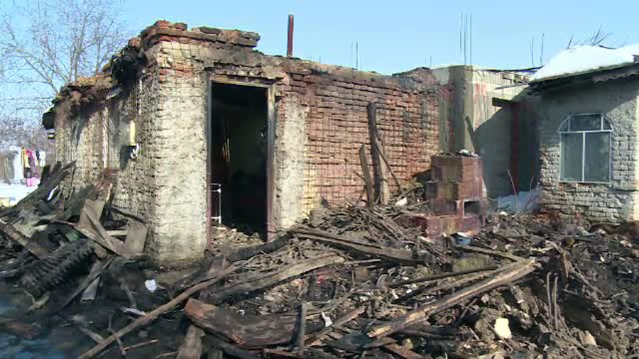 O batrana din Dambovita a ars de vie in casa pentru ca vecinii nu au avut cu ce sa stinga focul. "Am aruncat cu zapada"