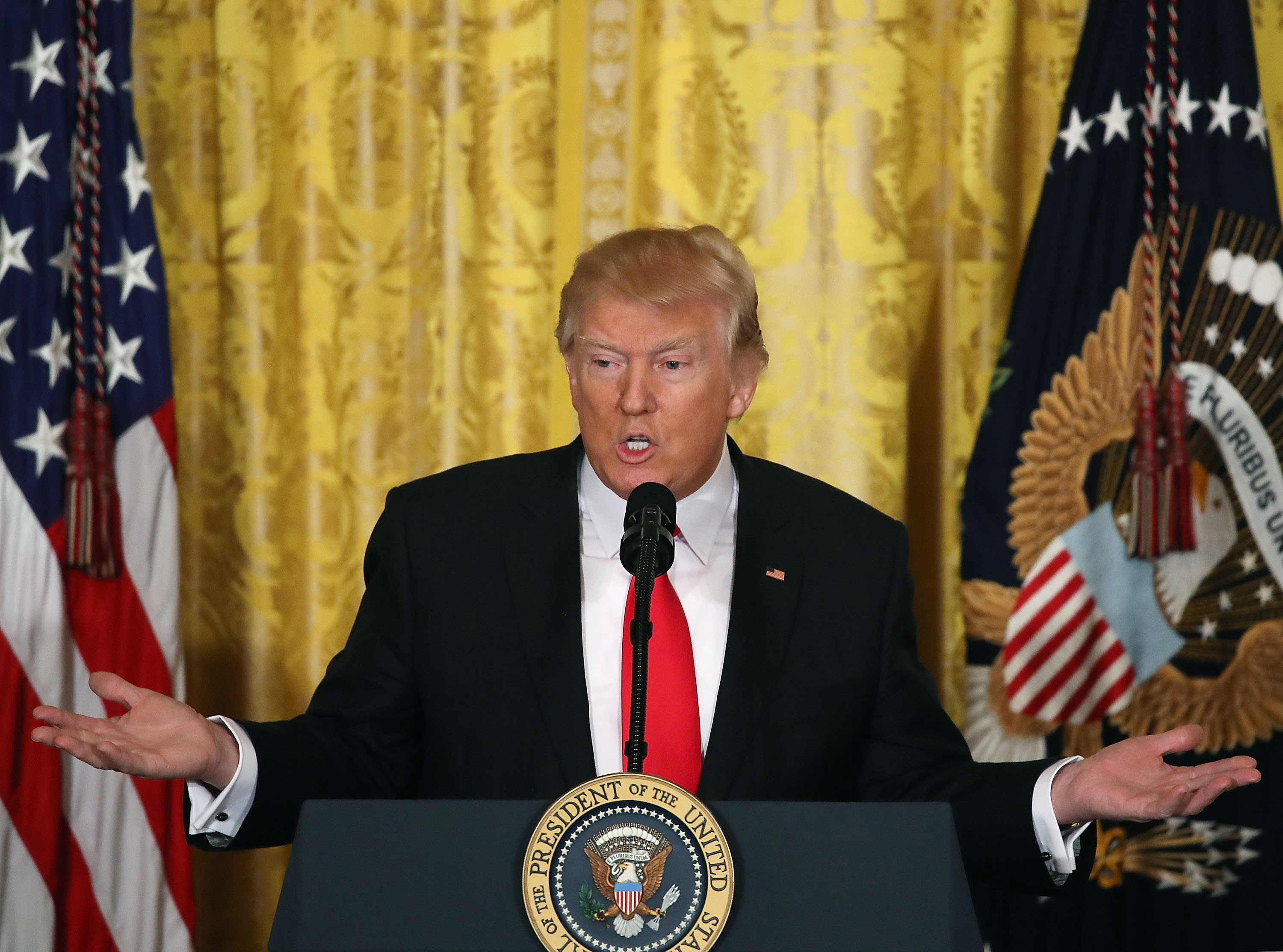 Trump, in razboi cu ziaristii pentru "stirile false legate de Rusia". Acesta a vorbit despre riscul unui "holocaust nuclear"