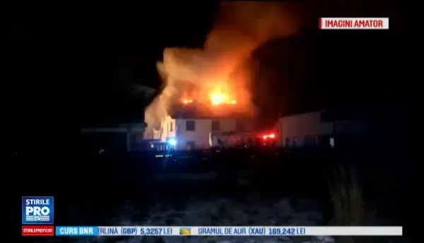 Incendiu urias in comuna Bragadiru. Pompierii au fost nevoiti sa intervina cu 9 autospeciale