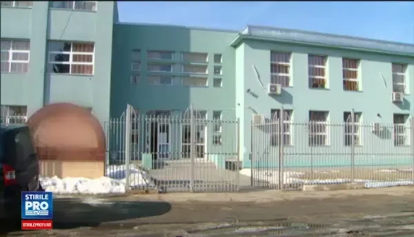 Educatoare din Capitala inregistrata injurans si umilind un copil de 3 ani: Talambule, descalta-te! Nu te mai suport!