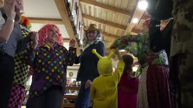 Sasii au sarbatorit un obicei vechi de peste 500 de ani tinut inainte de intrarea in Postul Pastelui. Ce este Cârnilejul