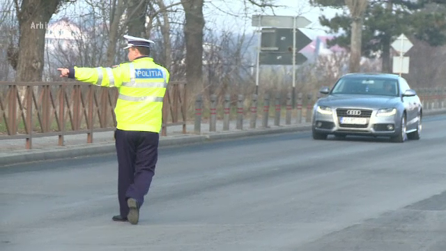 Polițiștii, surprinși de viteza uriașă cu care conducea un bunic de 76 de ani, în Buzău