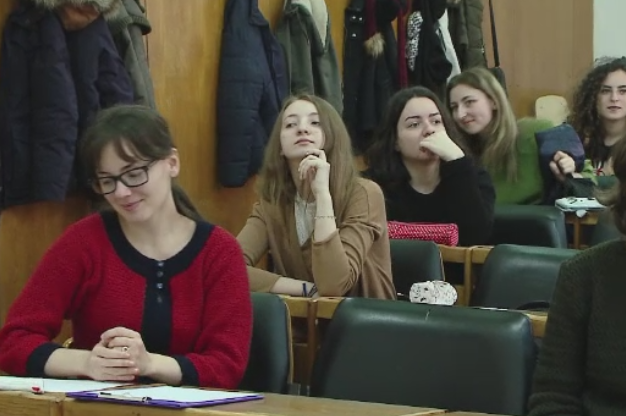 Elevii romani, atrasi din ce in ce mai mult de limbile nordice. Multinationalele vaneaza vorbitori de limba norvegiana