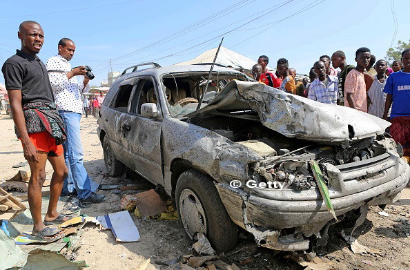 Cel putin 39 de morti si peste 50 de raniti dupa ce o masina a explodat intr-o piata din Mogadishu, Somalia
