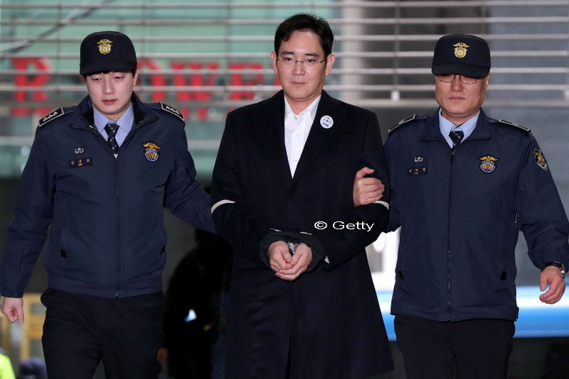 Seful Samsung, cu o avere de 6 mld de dolari, a fost inchis intr-o celula de 6 metri patrati, cu o saltea pe jos si fara duș